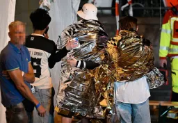 柏林同志游行遭汽车冲撞酿1死16伤  警方搜捕涉案人士